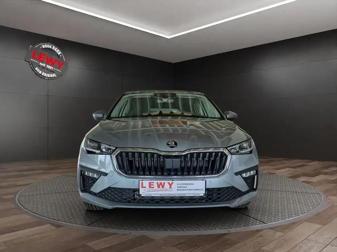 Skoda Scala - Thumbnail 2