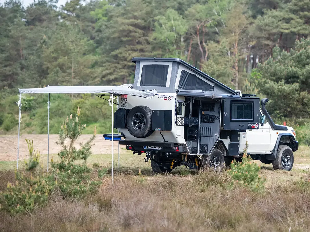 Toyota Land Cruiser - Thumbnail 11