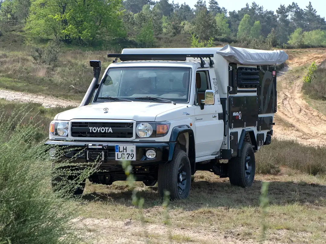 Toyota Land Cruiser - Thumbnail 12