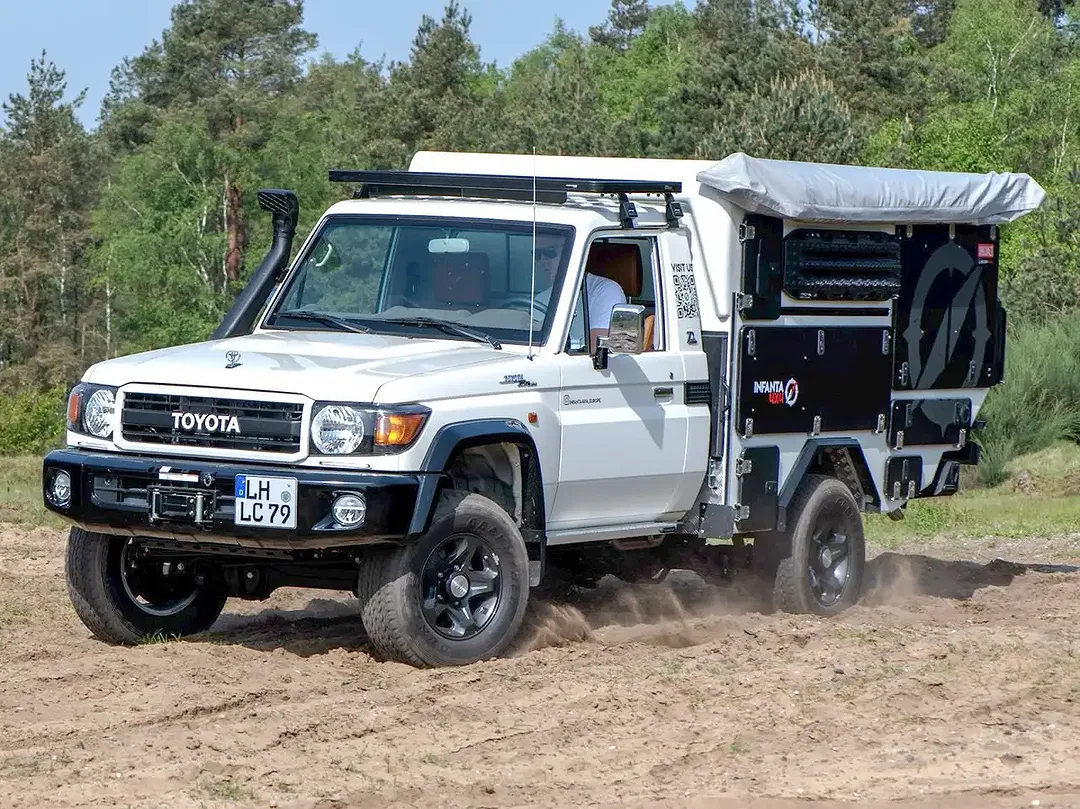 Toyota Land Cruiser - Thumbnail 13