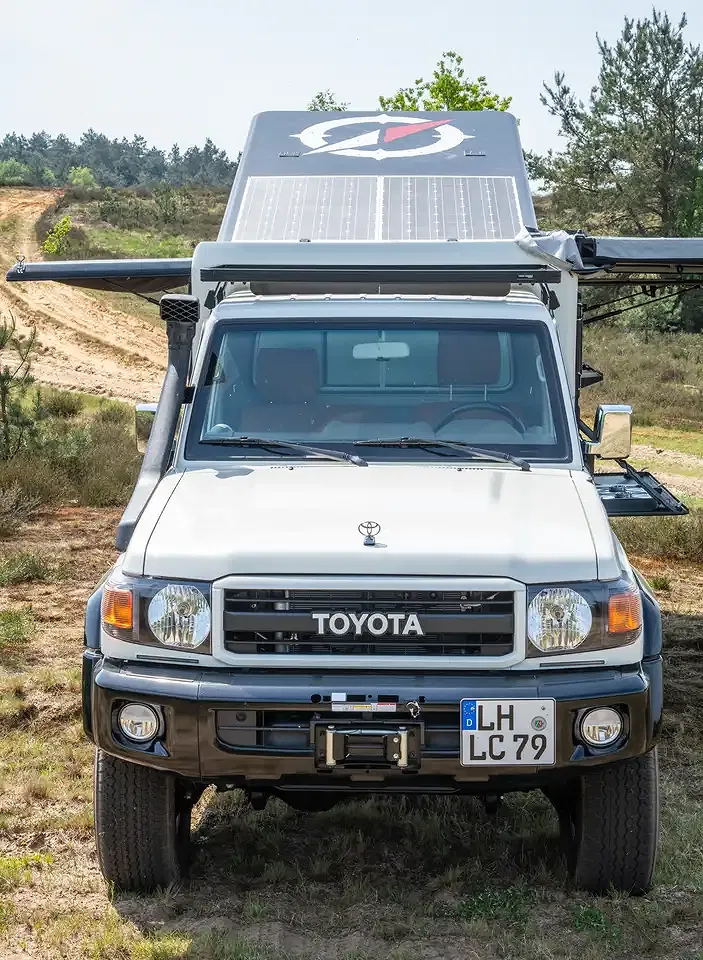 Toyota Land Cruiser - Thumbnail 2