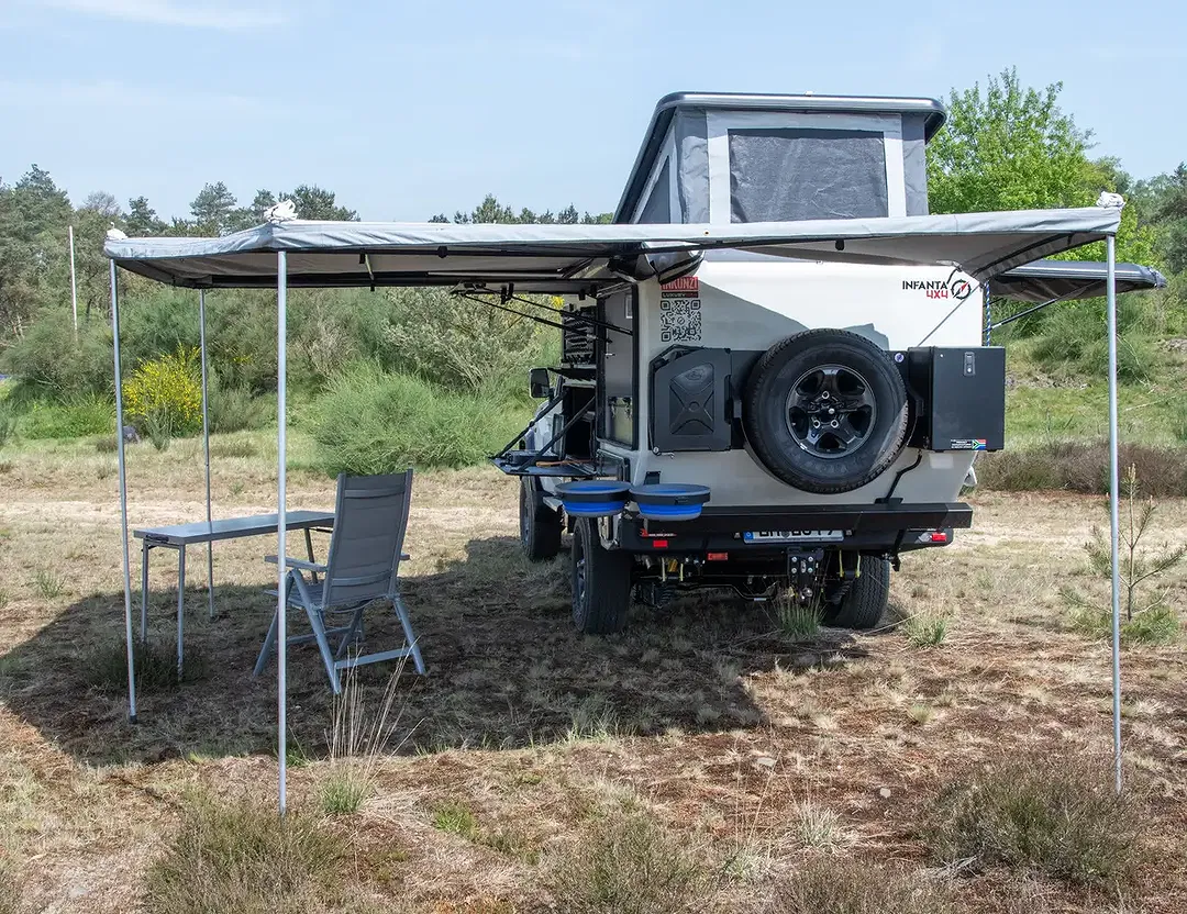 Toyota Land Cruiser - Thumbnail 4