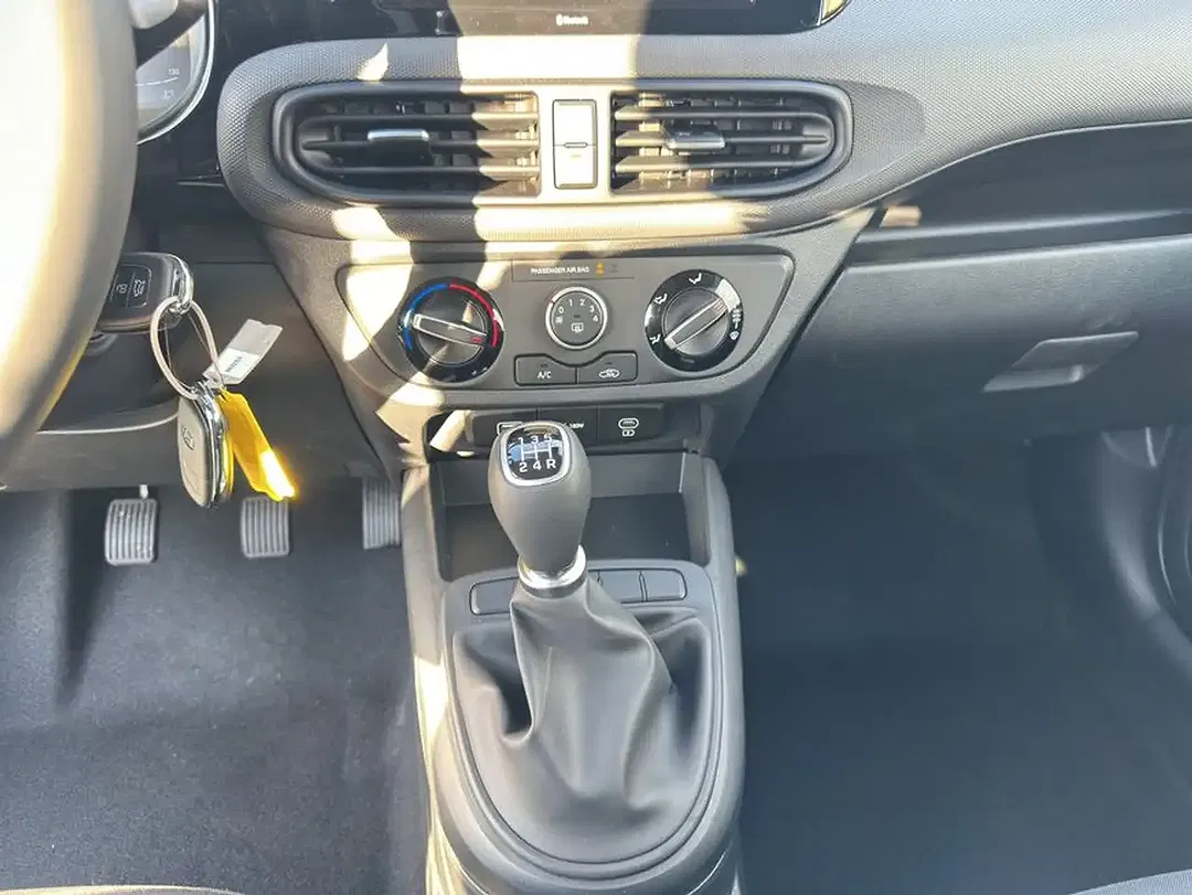 Hyundai i10 - Thumbnail 13