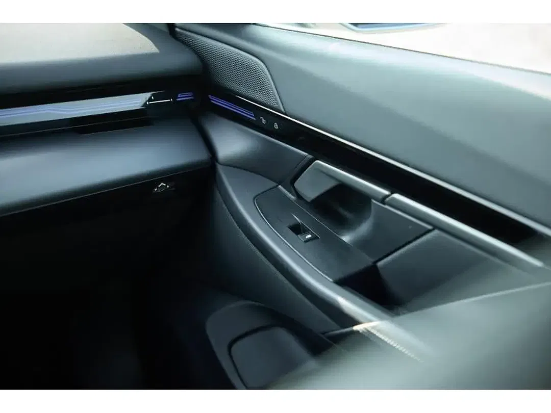 BMW 520 - Thumbnail 13