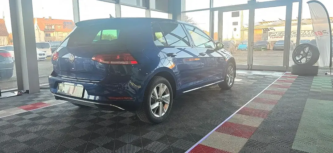 Volkswagen Golf - Thumbnail 4