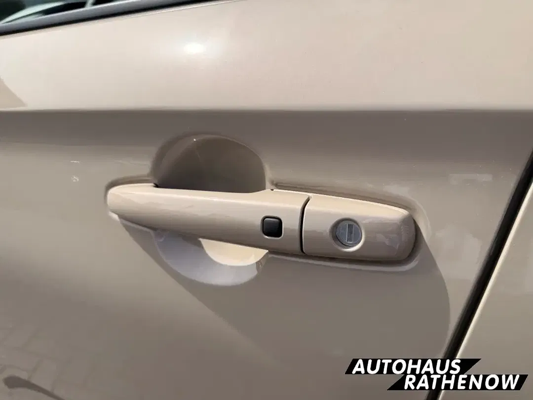 Suzuki Swift - Thumbnail 12