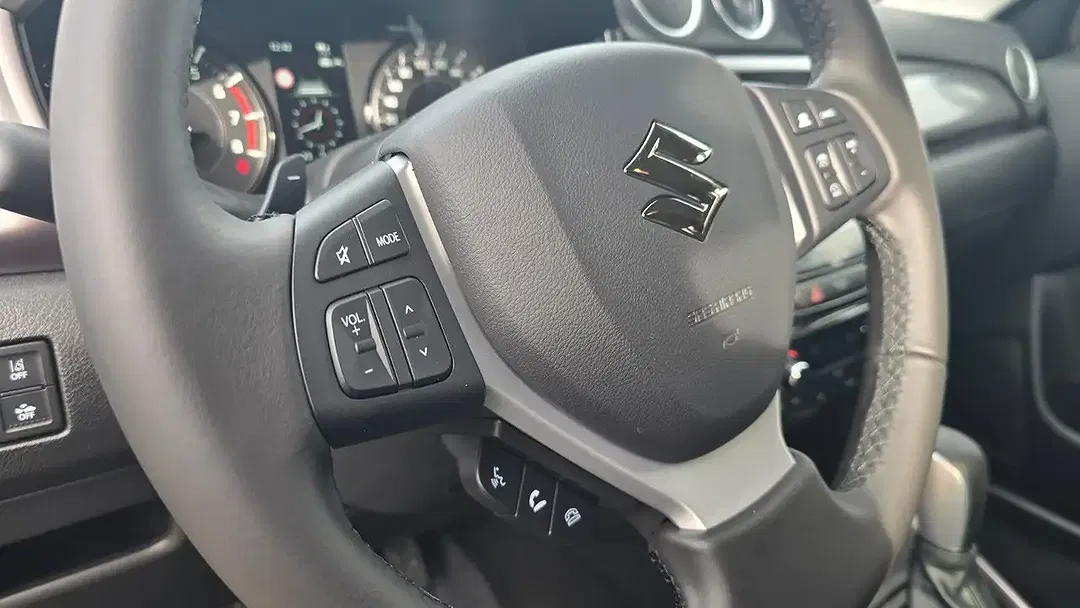 Suzuki Vitara - Thumbnail 10