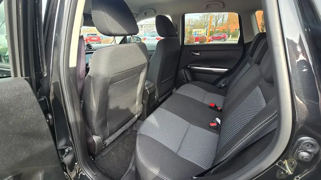 Suzuki Vitara - Thumbnail 11