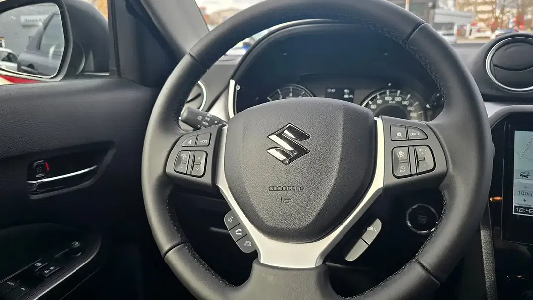 Suzuki Vitara - Thumbnail 14