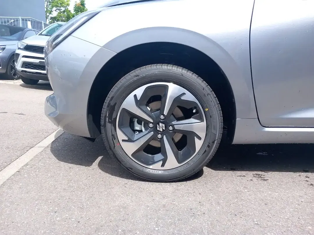 Suzuki Swift - Thumbnail 9