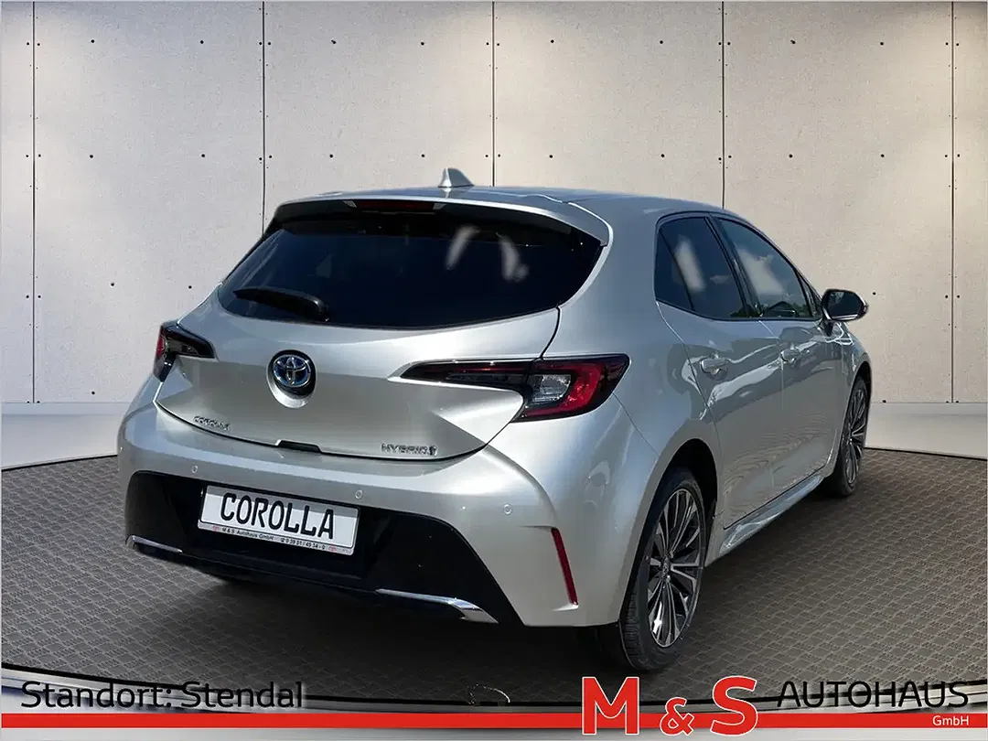 Toyota Corolla - Thumbnail 4