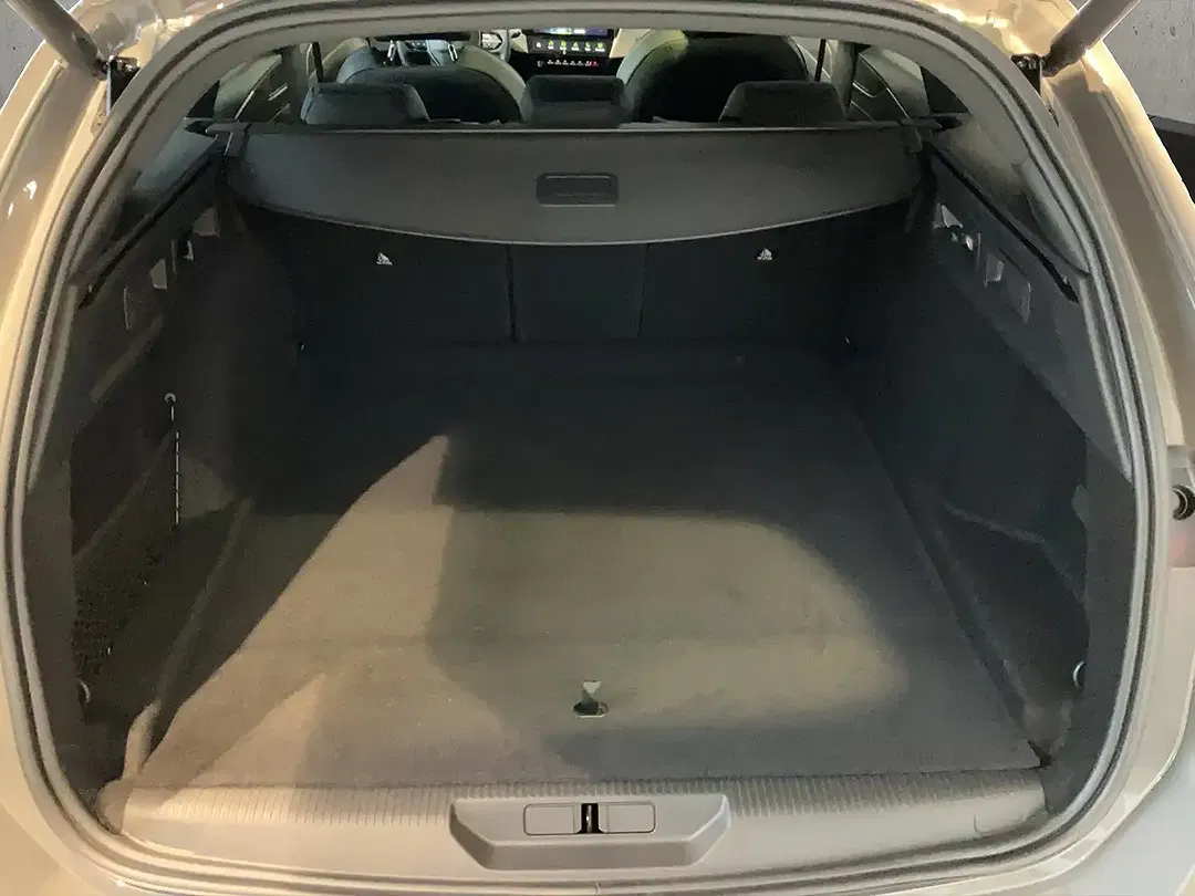 Peugeot 308 - Thumbnail 9