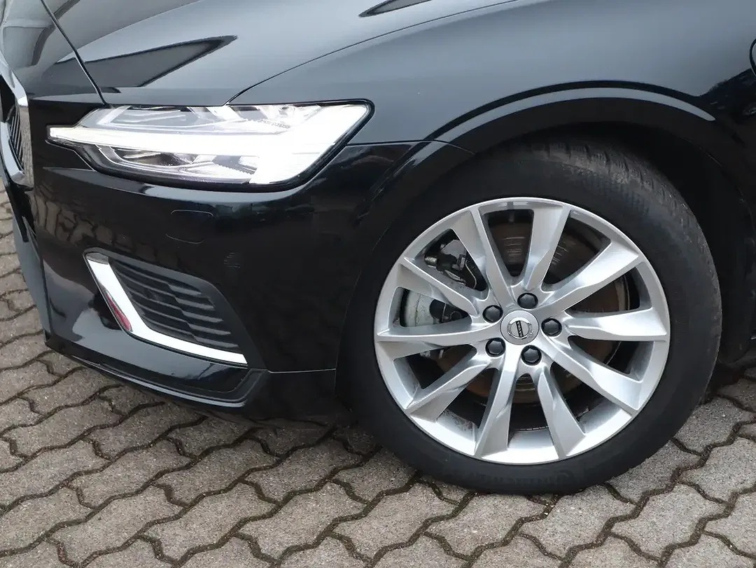 Volvo S60 - Thumbnail 3