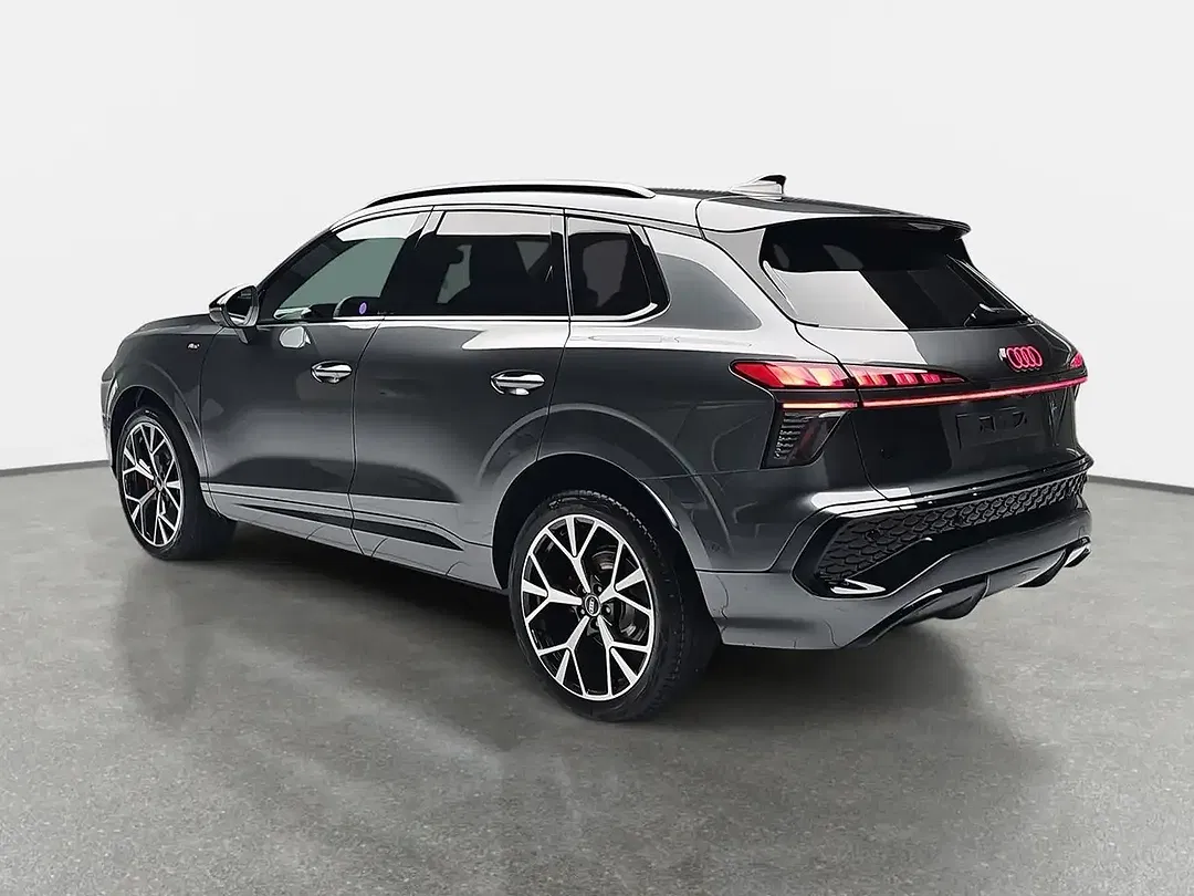 Audi Q3 - Thumbnail 4