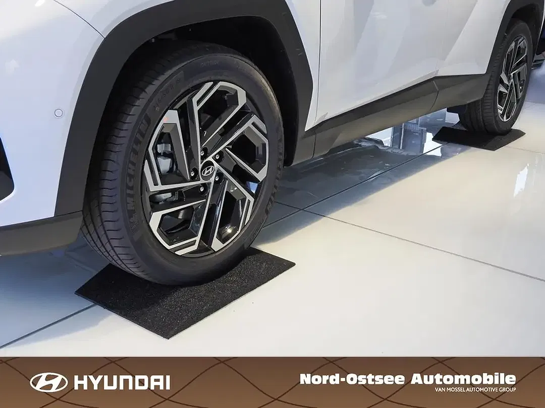 Hyundai TUCSON - Thumbnail 3