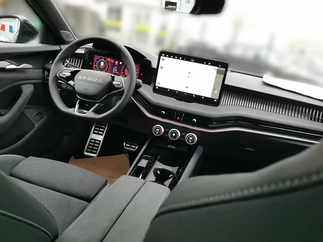Skoda Superb - Thumbnail 9
