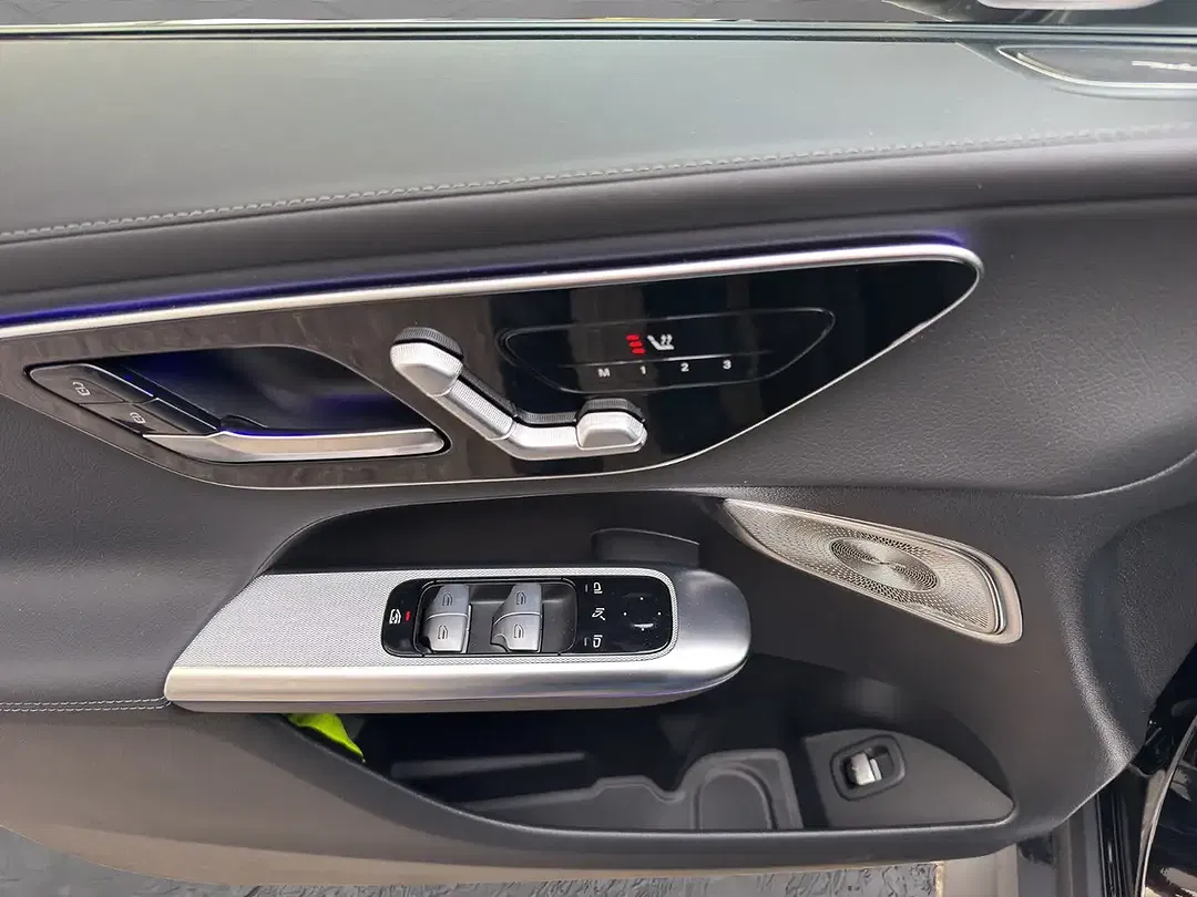Mercedes-Benz GLC 300 - Thumbnail 18