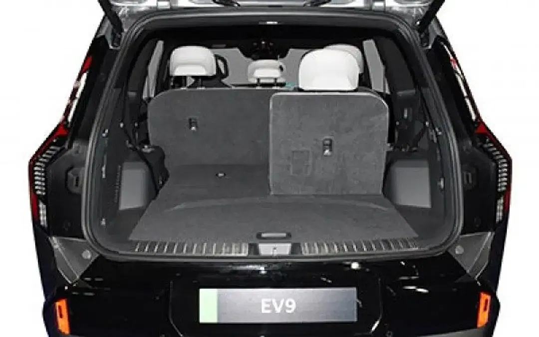 Kia EV9 - Thumbnail 4