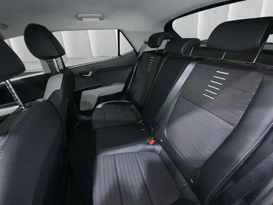 Kia Stonic - Thumbnail 11