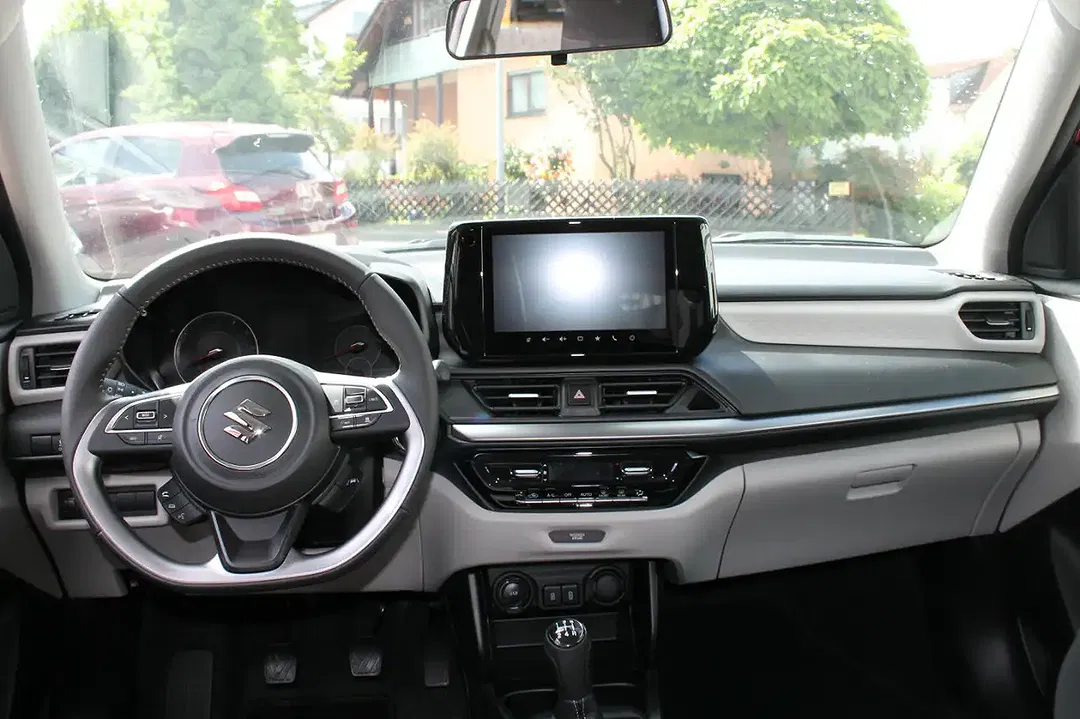 Suzuki Swift - Thumbnail 5