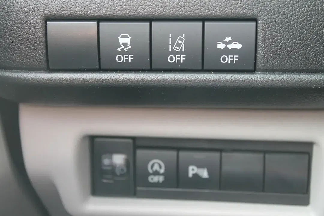 Suzuki Swift - Thumbnail 6