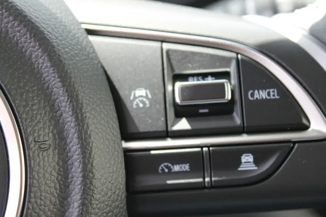 Suzuki Swift - Thumbnail 8
