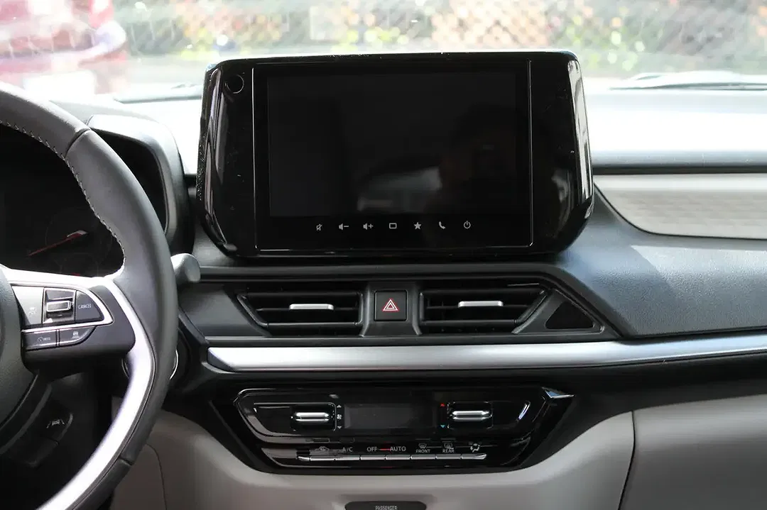 Suzuki Swift - Thumbnail 9