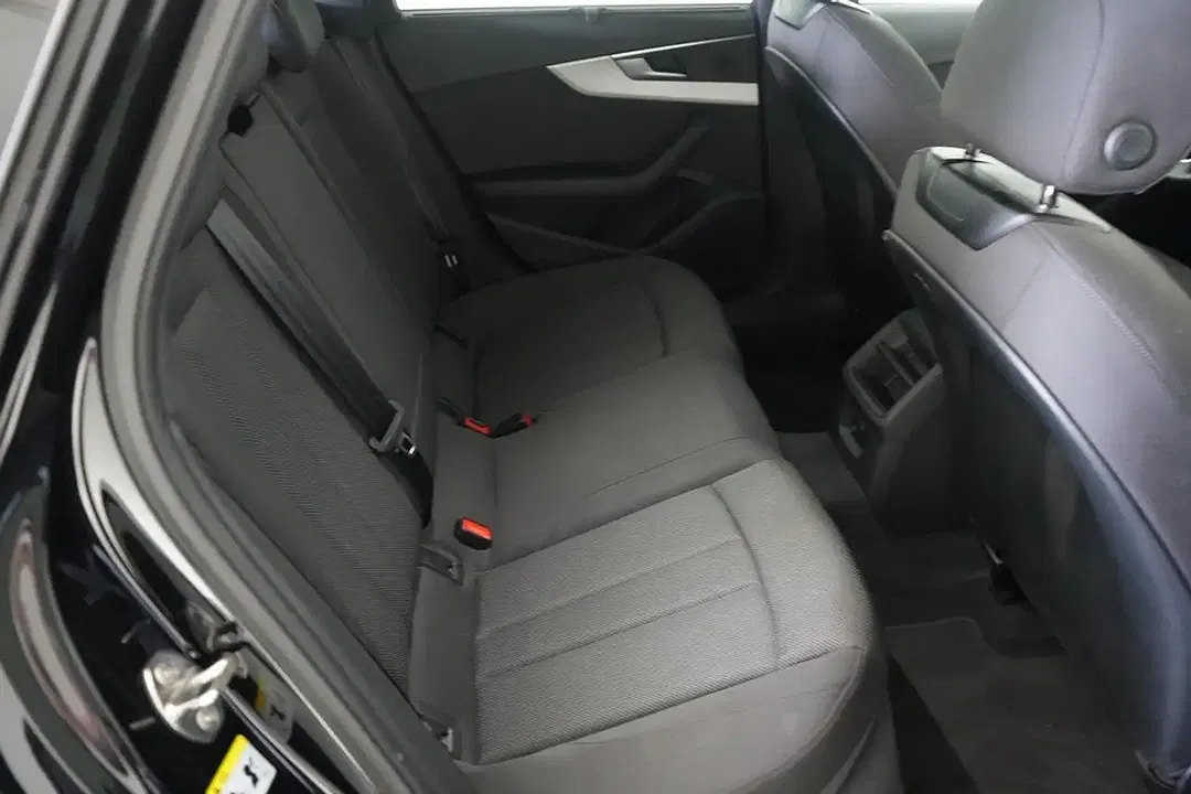 Audi A4 - Thumbnail 10