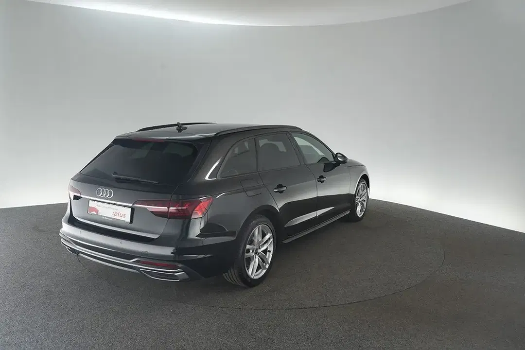 Audi A4 - Thumbnail 2