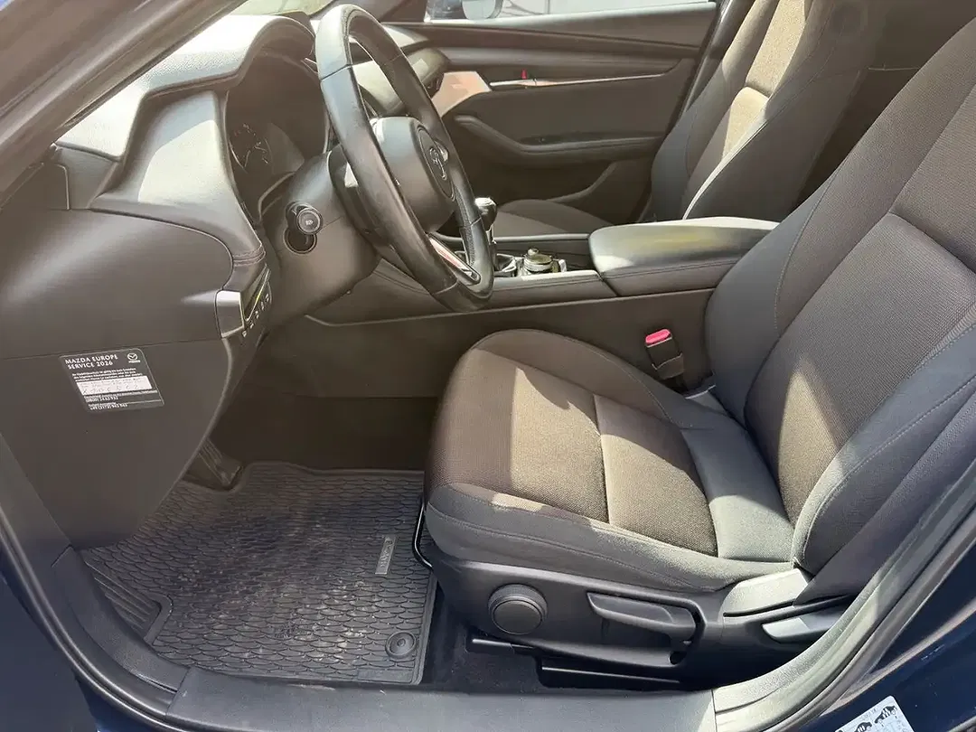 Mazda 3 - Thumbnail 11