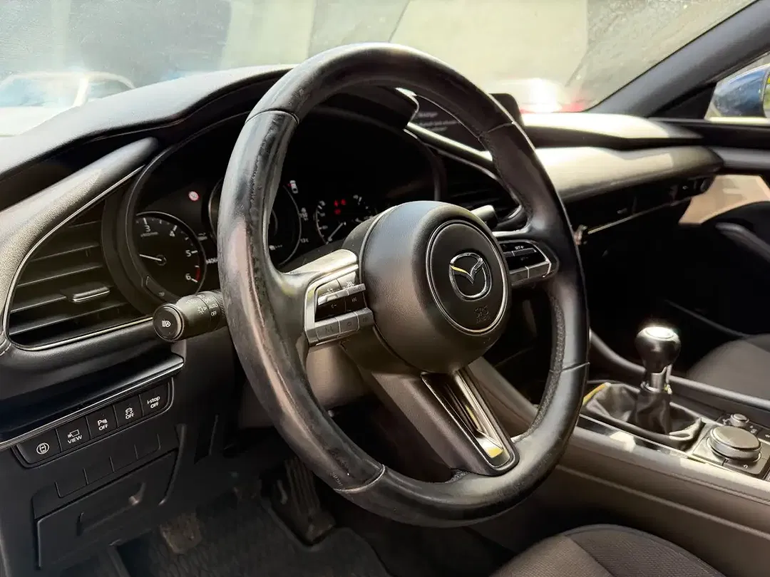 Mazda 3 - Thumbnail 14