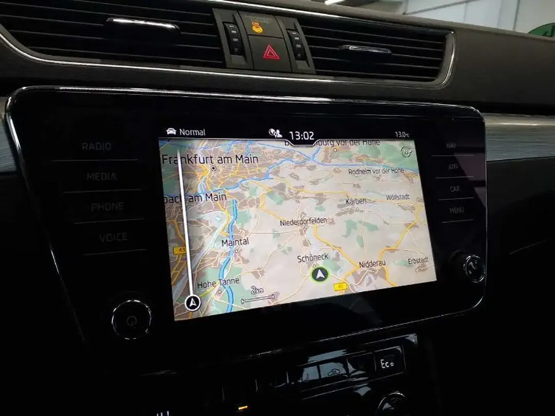 Skoda Superb - Thumbnail 10