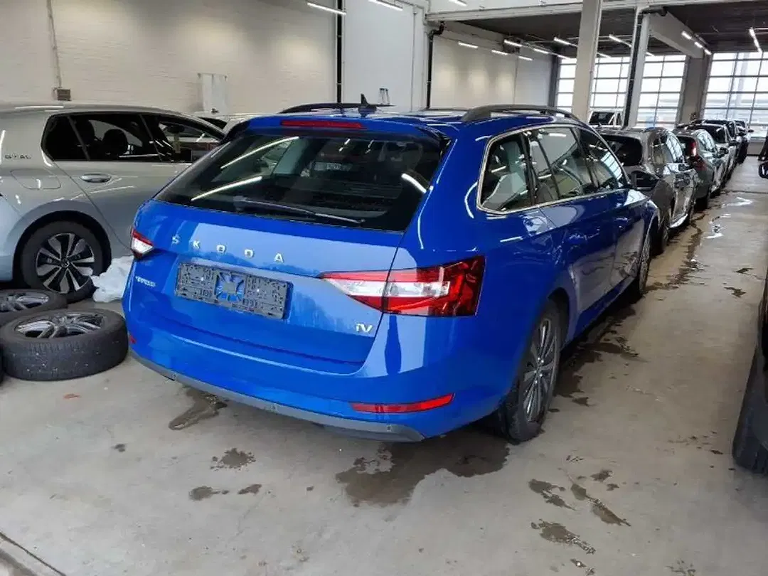 Skoda Superb - Thumbnail 3