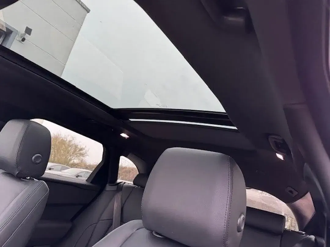 Land Rover Range Rover Velar - Thumbnail 11