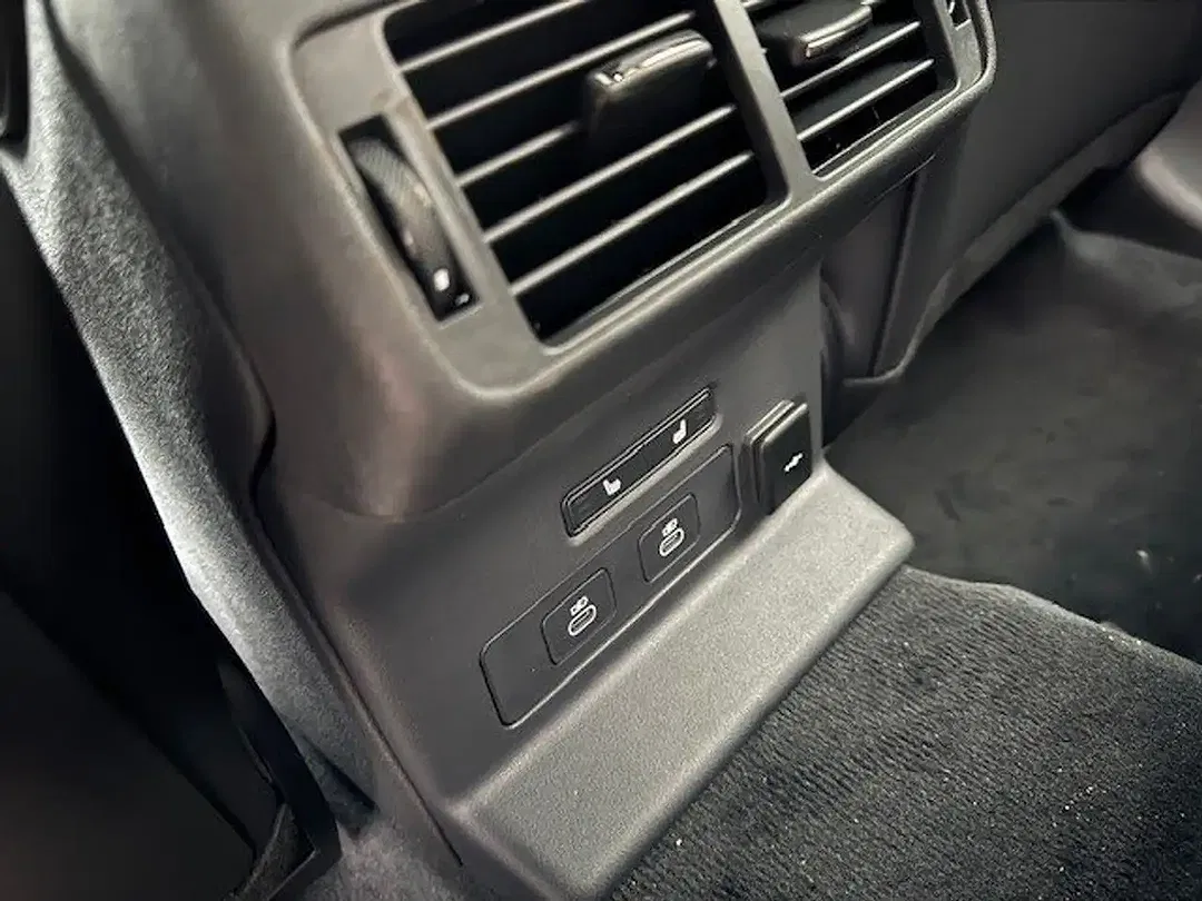 Land Rover Range Rover Velar - Thumbnail 13