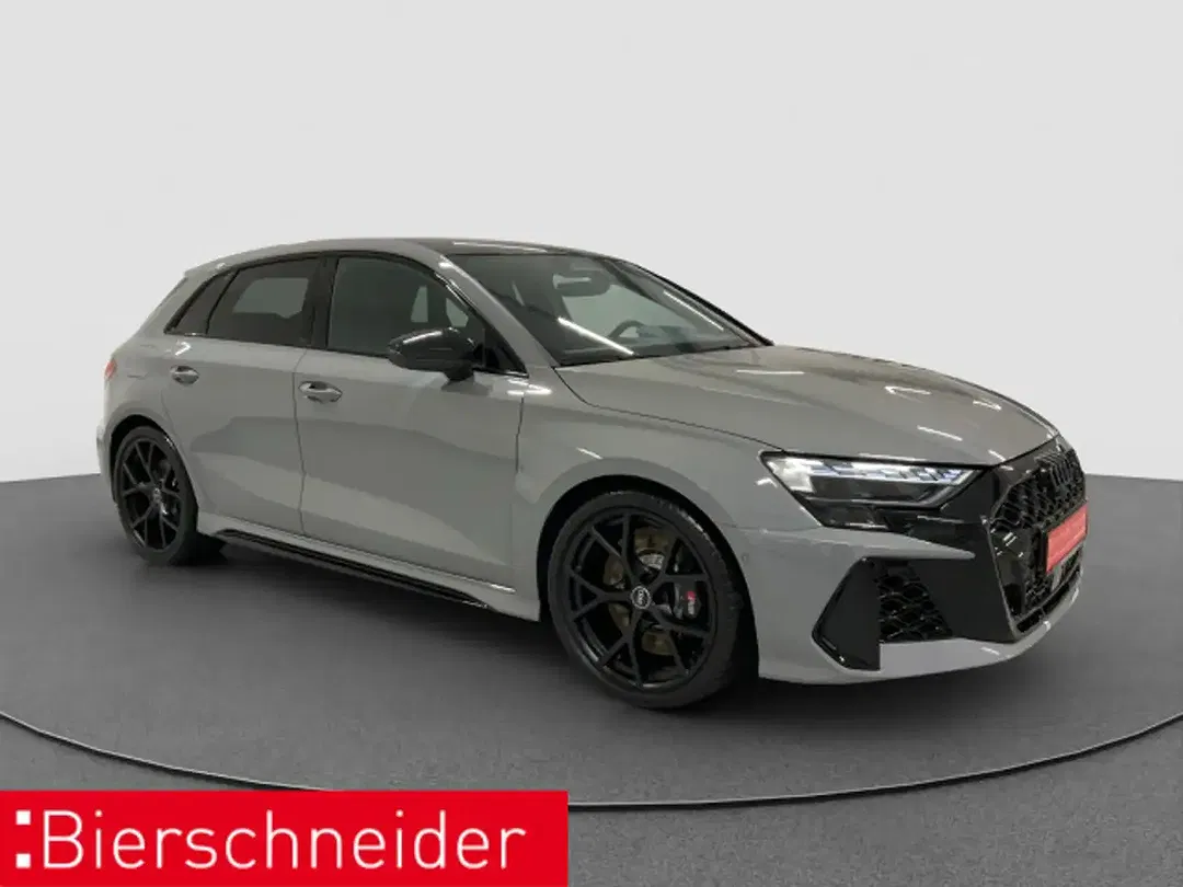 Audi RS3 - Thumbnail 3
