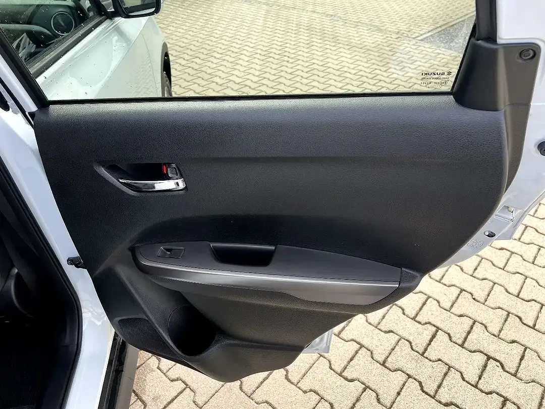 Suzuki Vitara - Thumbnail 14