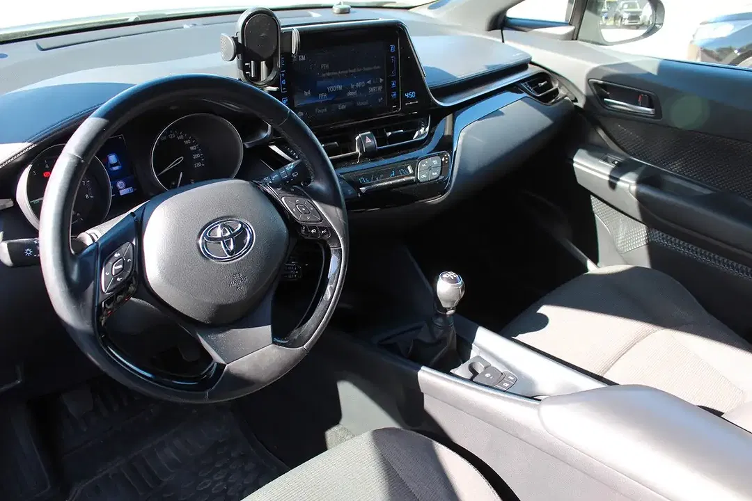 Toyota C-HR - Thumbnail 11