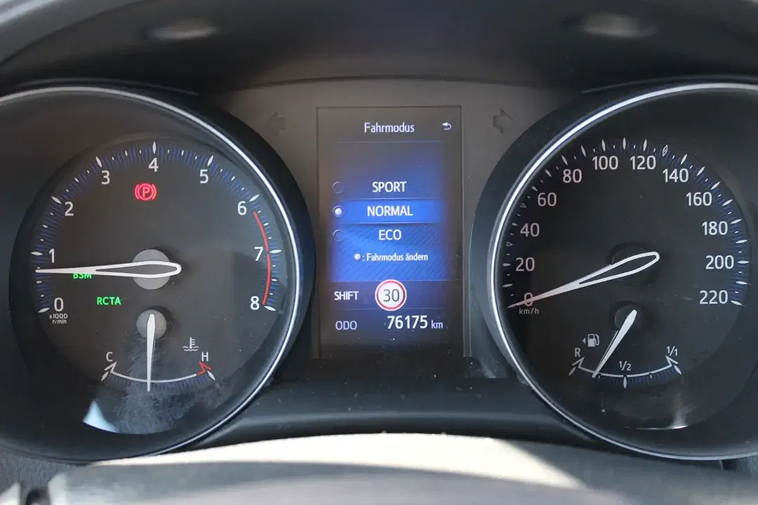 Toyota C-HR - Thumbnail 14