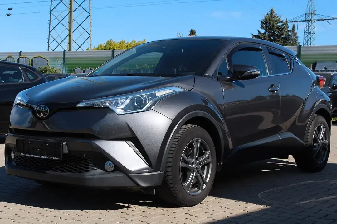 Toyota C-HR - Thumbnail 2