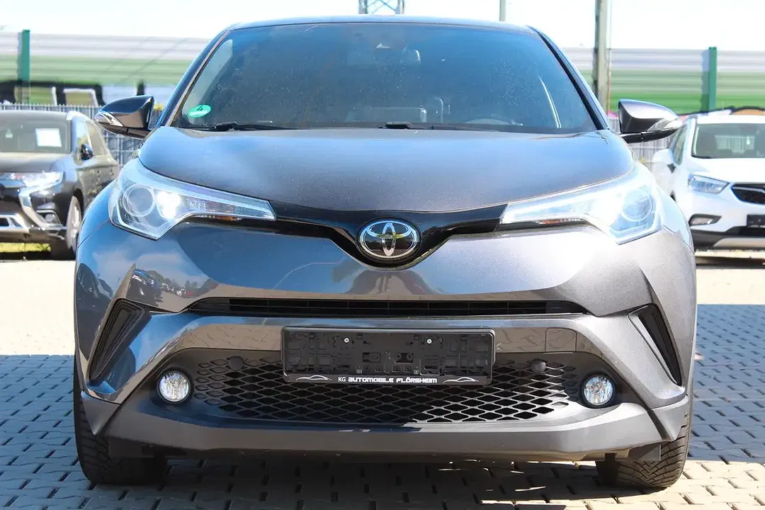 Toyota C-HR - Thumbnail 3