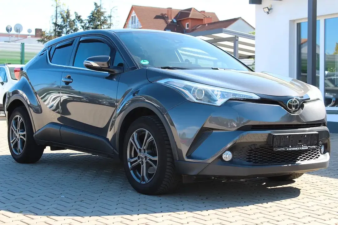 Toyota C-HR - Thumbnail 4