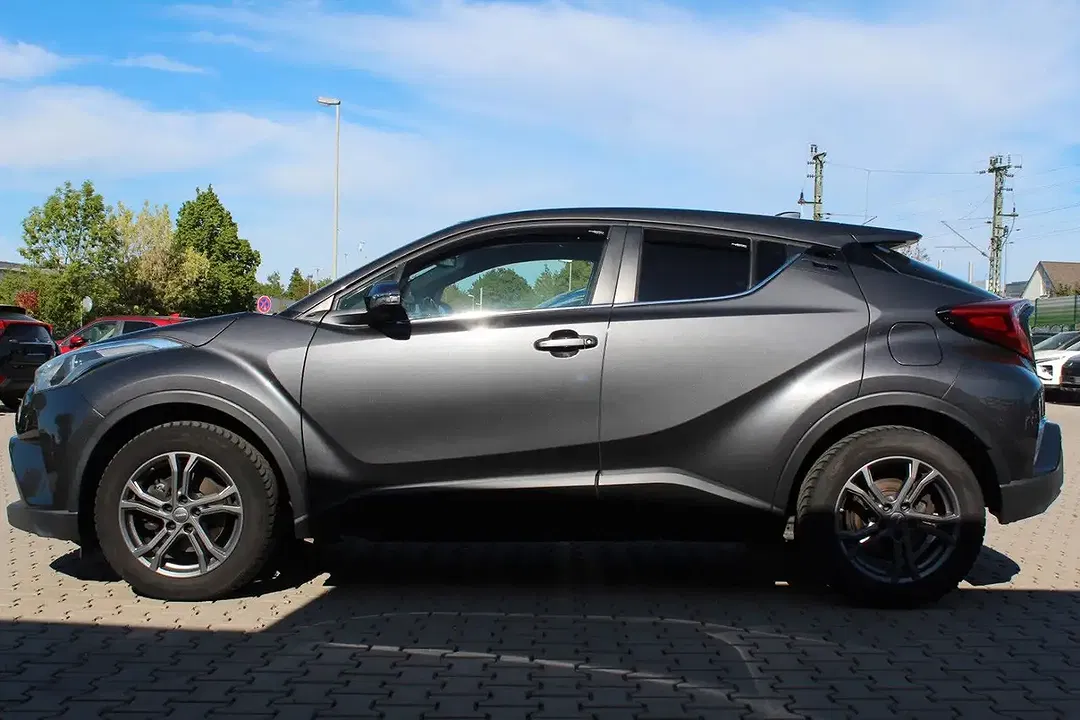 Toyota C-HR - Thumbnail 9