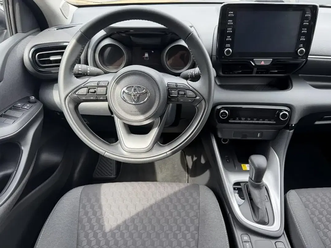 Toyota Yaris - Thumbnail 4