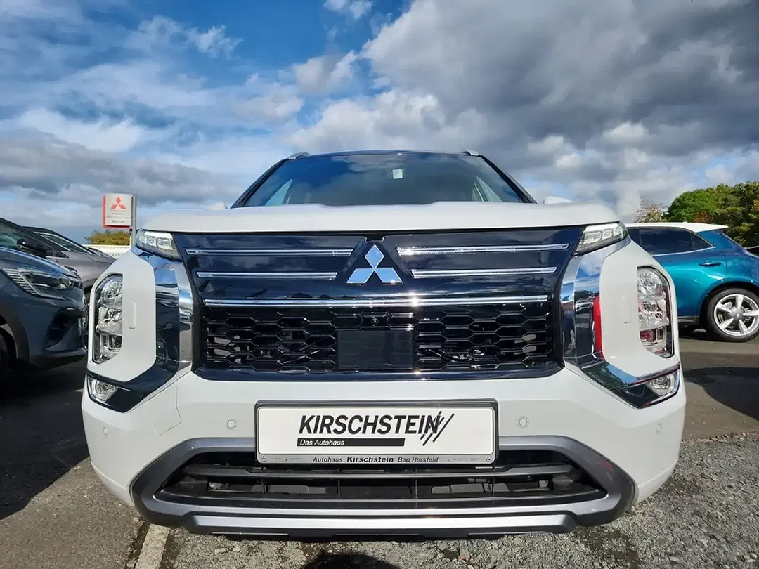 Mitsubishi Outlander - Thumbnail 4