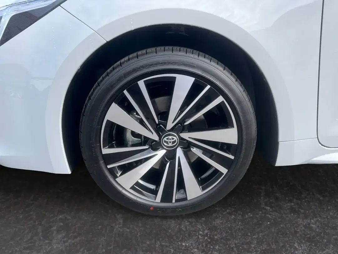 Toyota Corolla - Thumbnail 8