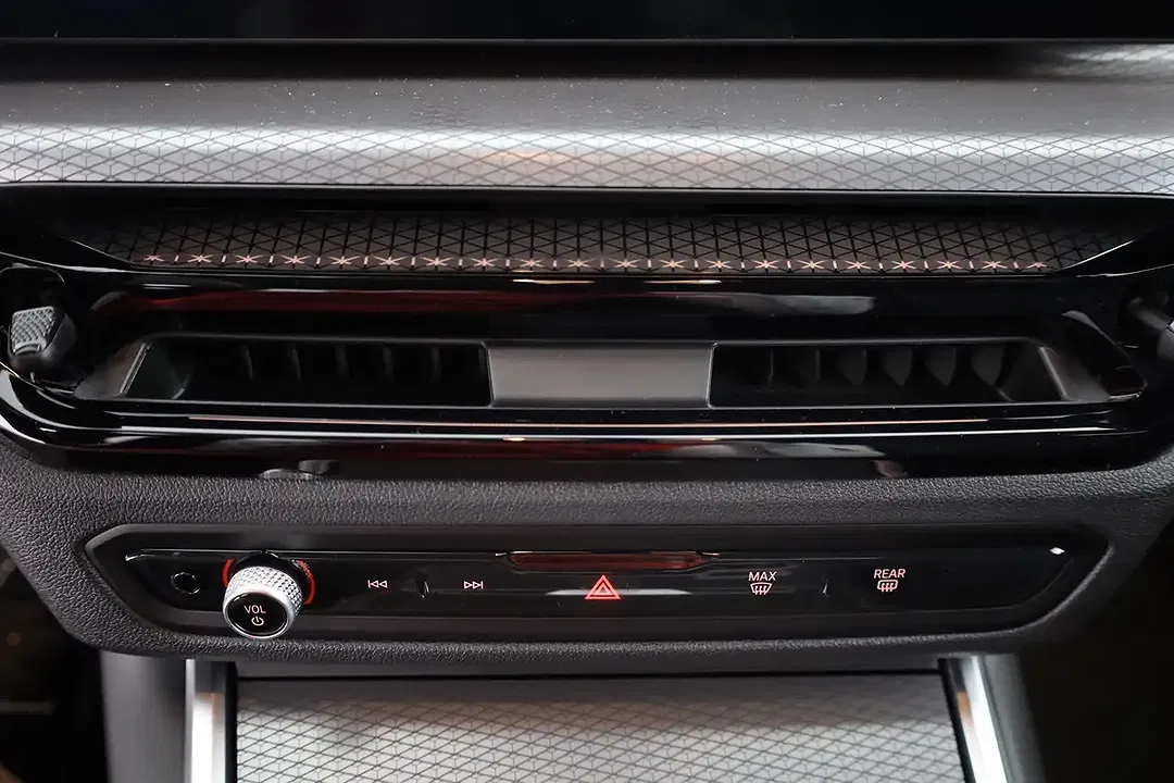 BMW 320 - Thumbnail 11