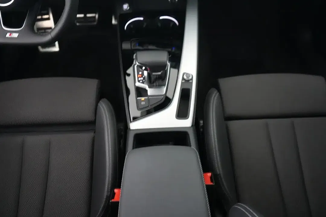 Audi A4 - Thumbnail 12