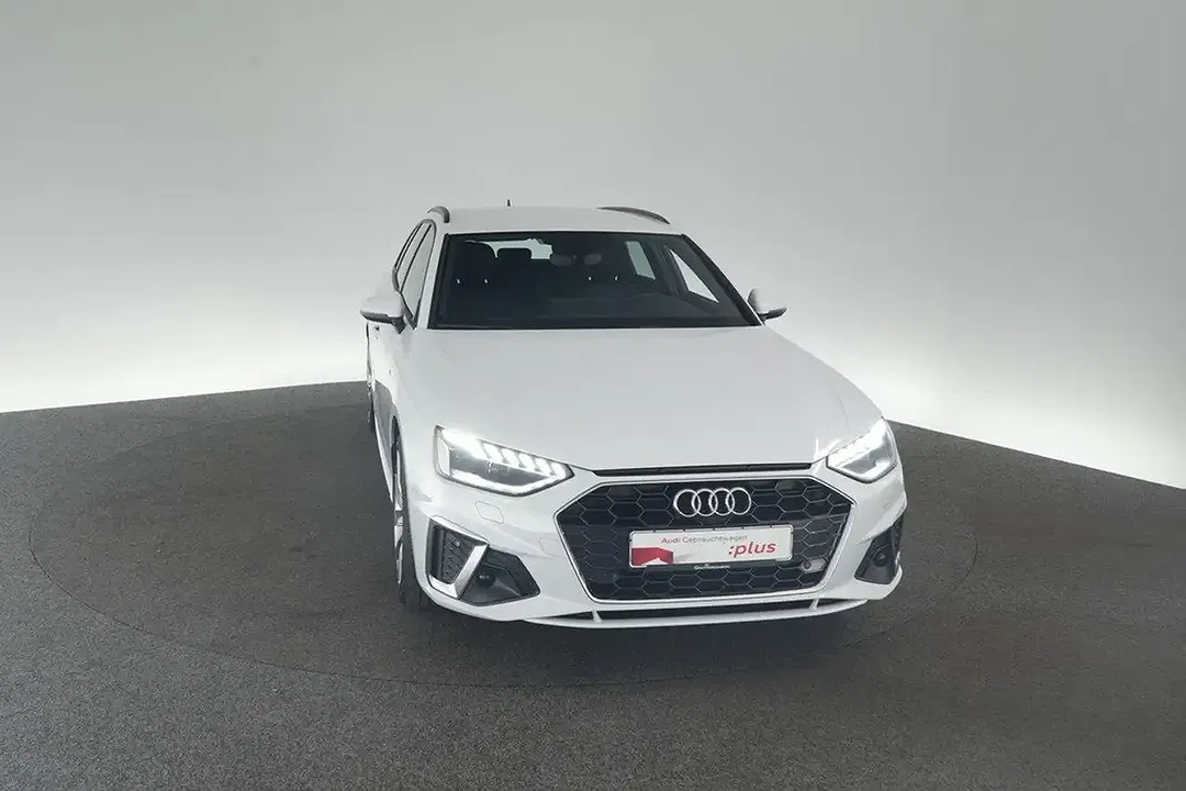 Audi A4 - Thumbnail 3