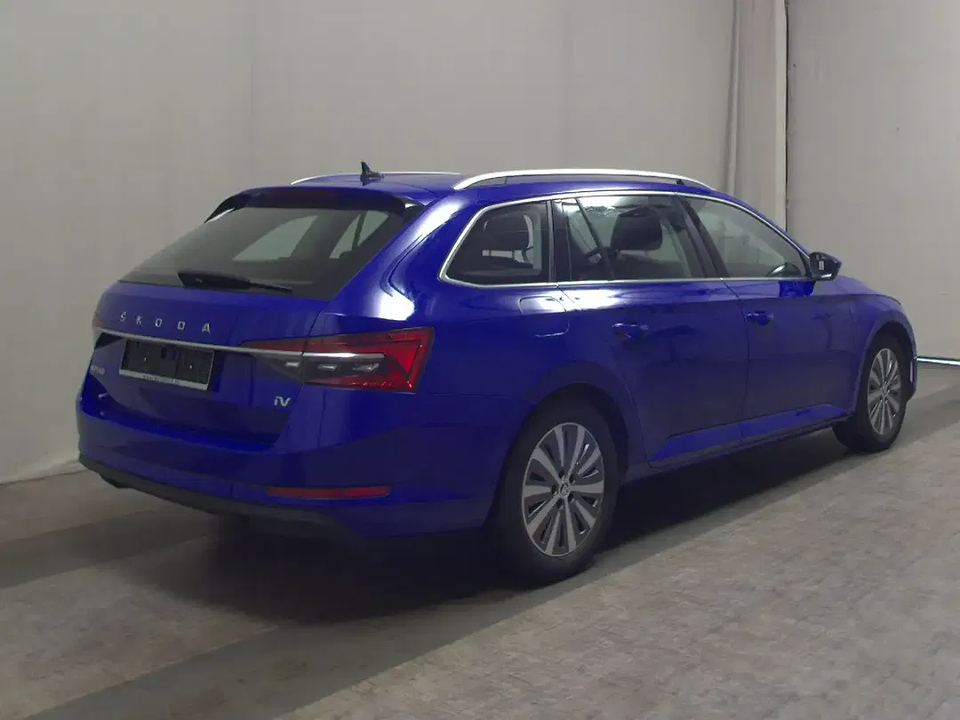 Skoda Superb - Thumbnail 4